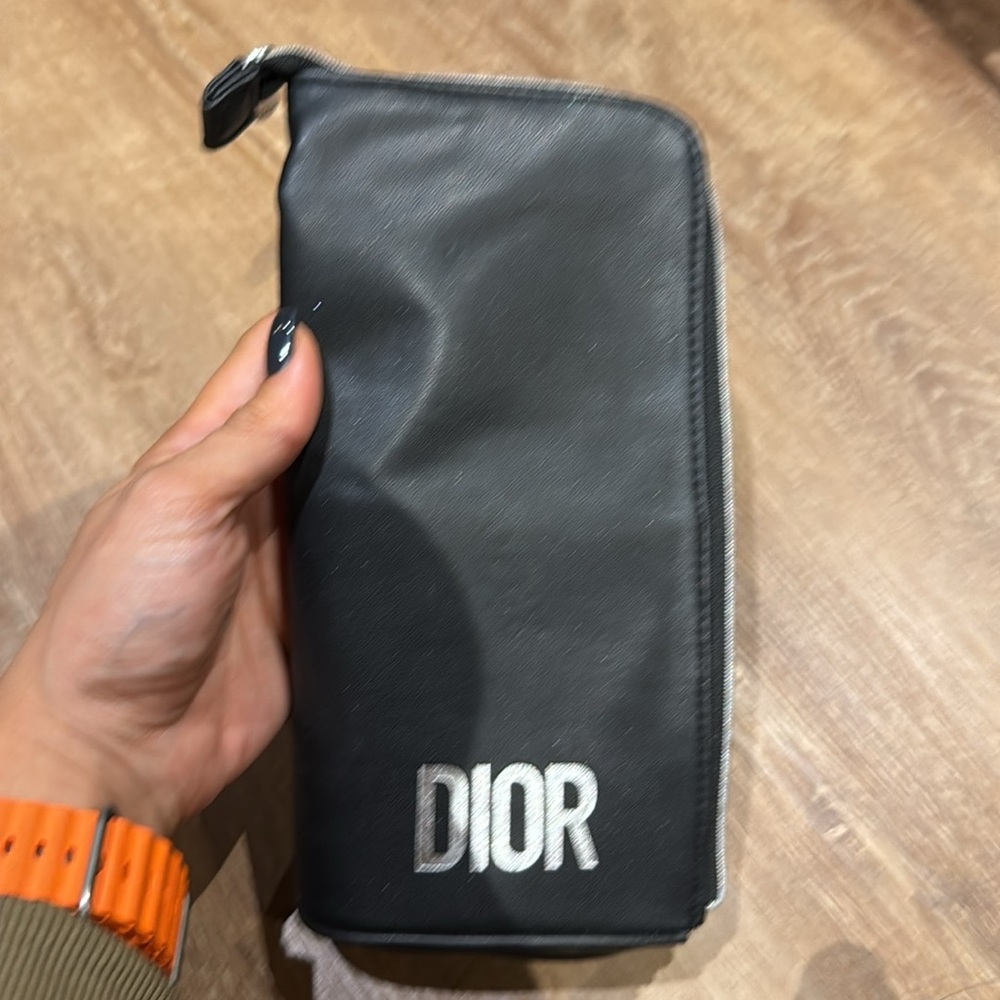 Dior Women's Black and Silver makeup bag - Picture 6 of 6